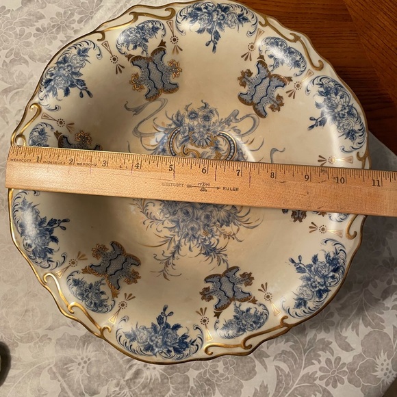 Decorative Bowl on Pedastal - Picture 4 of 9
